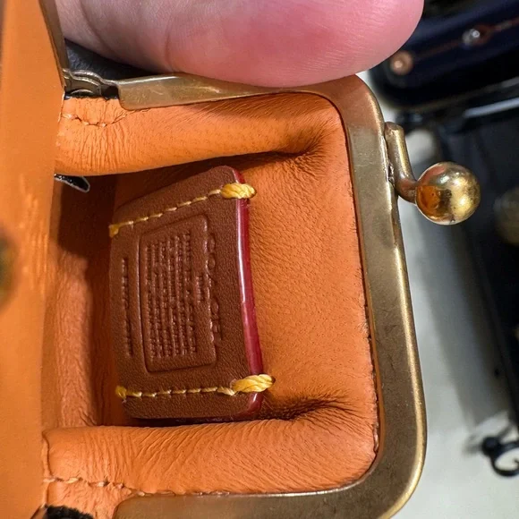 Coach Kisslock Rexy 1941 - Picture 9 of 12